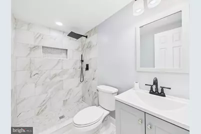 5010 Pierce Avenue, College Park, MD 20740 - Photo 23