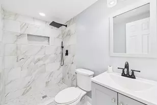 5010 Pierce Ave, College Park, MD 20740 - Photo 23