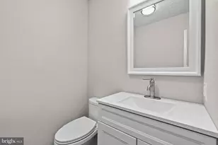 915 Cypress Point Cir, Bowie, MD 20721 - Photo 15
