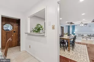 4005 Woodhaven Ln, Bowie, MD 20715 - Photo 9