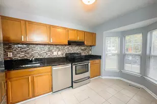 3714 Silver Park Ct, Suitland, MD 20746 - Photo 9