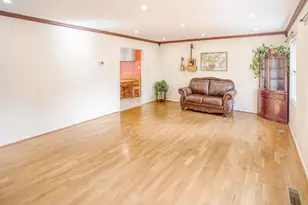 12610 Brunswick Ln, Bowie, MD 20715 - Photo 3