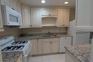 5964 Westchester Park Dr, College Park, MD 20740 - Photo 9