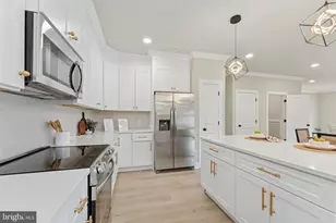 16205 Pennsbury Dr, Bowie, MD 20716 - Photo 11