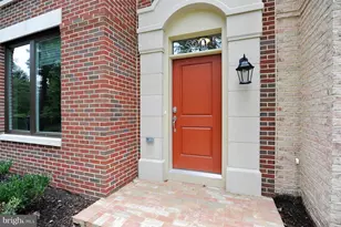 520 Harborview Dr, Oxon Hill, MD 20745 - Photo 3