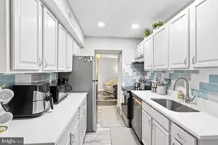 7728 Hanover Pkwy, Greenbelt, MD 20770 - Photo 3