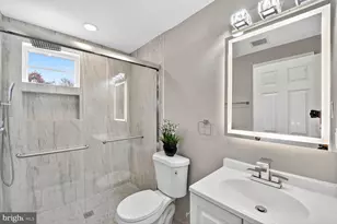 5918 Robin Ln, Suitland, MD 20746 - Photo 27