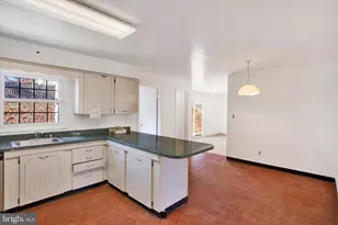 5409 Woodland Ct, Oxon Hill, MD 20745 - Photo 5