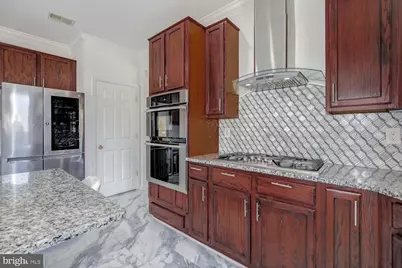 6810 Ashleys Crossing Court, Temple Hills, MD 20748 - Photo 13