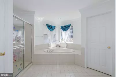 6810 Ashleys Crossing Court, Temple Hills, MD 20748 - Photo 25