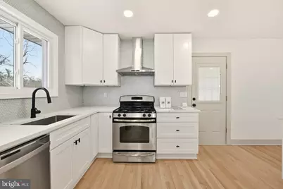 5717 Colon Terrace, Temple Hills, MD 20748 - Photo 5