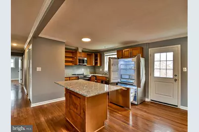 6308 Larwin Drive #(MAIN LEVEL), Temple Hills, MD 20748 - Photo 9