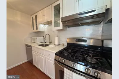 8012 Lakecrest Drive, Greenbelt, MD 20770 - Photo 9