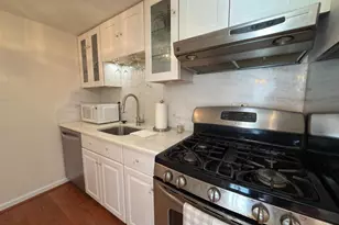 8012 Lakecrest Dr, Greenbelt, MD 20770 - Photo 9