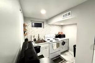 6525 Kenova St, District Heights, MD 20747 - Photo 9