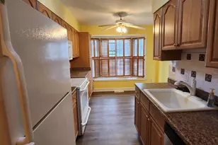 4126 Hanson Oaks Dr, Hyattsville, MD 20784 - Photo 9