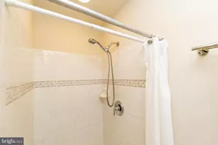 13400 Oaklands Manor Dr, Laurel, MD 20708 - Photo 17