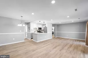 529 Wilson Bridge Dr, Oxon Hill, MD 20745 - Photo 3