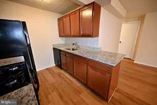 1825 Village Green Dr, Hyattsville, MD 20785 - Photo 9