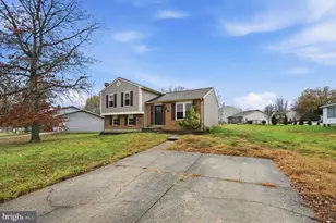 10748 Hollaway Dr, Upper Marlboro, MD 20772 - Photo 3