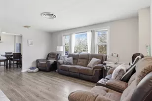 16115 Holly Dr, Waldorf, MD 20601 - Photo 9