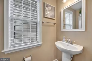 2710 Swann Wing Ct, Glenarden, MD 20706 - Photo 29