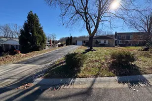 13205 Iris Ct, Bowie, MD 20715 - Photo 3