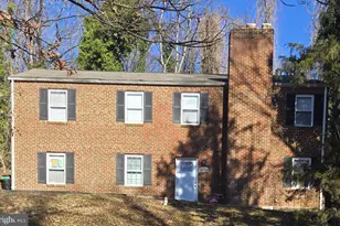 400 Cedar Ridge Dr, Oxon Hill, MD 20745 - Photo 1