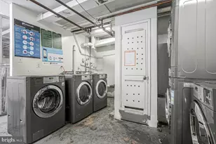 561 Wilson Bridge Dr, Oxon Hill, MD 20745 - Photo 25