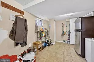 1910 Kent Village Dr, Hyattsville, MD 20785 - Photo 21