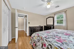 1910 Kent Village Dr, Hyattsville, MD 20785 - Photo 7