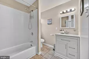 1910 Kent Village Dr, Hyattsville, MD 20785 - Photo 5