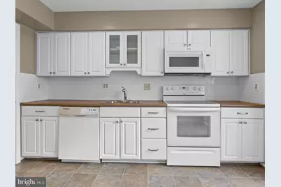 8218 Londonderry Court, Laurel, MD 20707 - Photo 7