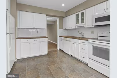 8218 Londonderry Court, Laurel, MD 20707 - Photo 5