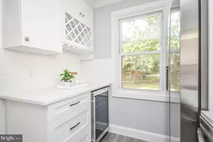 7009 Adelphi Rd, Hyattsville, MD 20782 - Photo 9