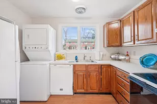 56 Crescent Rd, Greenbelt, MD 20770 - Photo 9