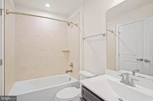 2808 Devonshire Clfs Ter, Hyattsville, MD 20782 - Photo 13