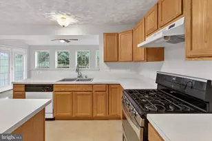 8508 Hillview Rd, Landover, MD 20785 - Photo 5