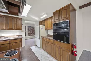 8604 Imperial Dr, Laurel, MD 20708 - Photo 9