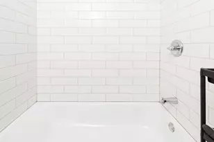 3720 Silver Park Ct, Suitland, MD 20746 - Photo 7