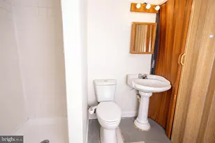 6621 Greenvale Pkwy, Riverdale, MD 20737 - Photo 27