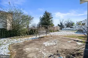 8100 Oxon Hill Rd, Fort Washington, MD 20744 - Photo 33