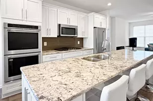 9713 Weshire Dr, Upper Marlboro, MD 20774 - Photo 11