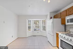 6207 Gothic Ln, Bowie, MD 20720 - Photo 5