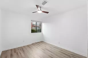 3930 Stone Gate Dr, Suitland, MD 20746 - Photo 7