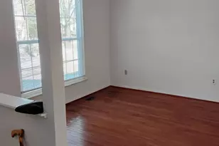 3628 Wood Creek Dr, Suitland, MD 20746 - Photo 3