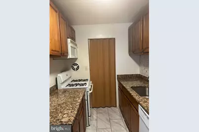 7609 Fontainebleau Drive #2215, New Carrollton, MD 20784 - Photo 7