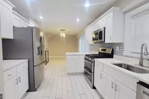 12400 Shadow Ln, Bowie, MD 20715 - Photo 3