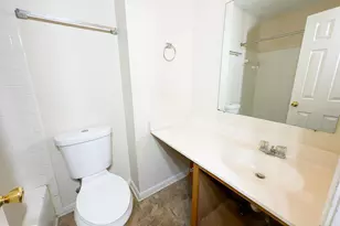 3415 Wood Creek Dr, Suitland, MD 20746 - Photo 15