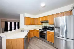 3415 Wood Creek Dr, Suitland, MD 20746 - Photo 9